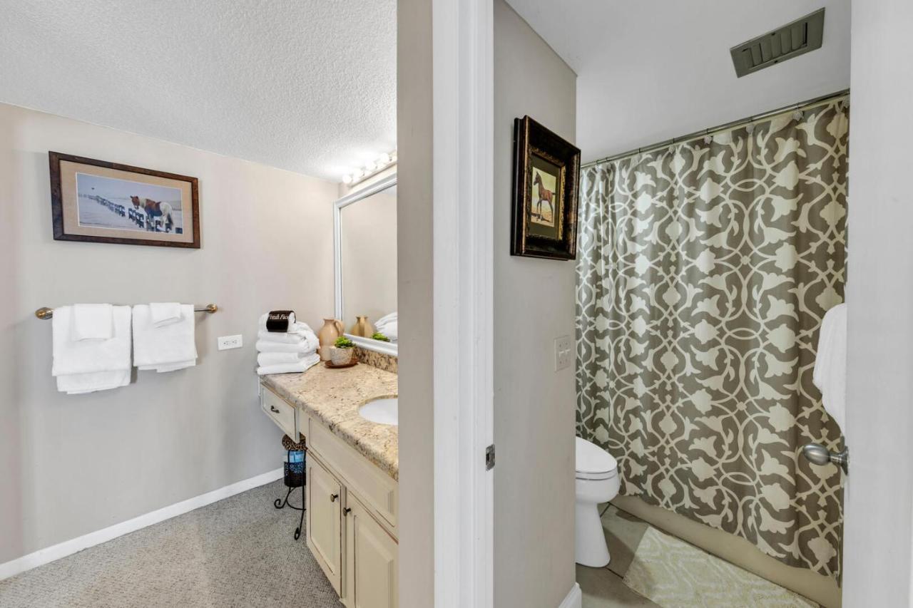 Mainsail 131 - Beachfront 2Br With Free Seasonal Beach Service Destin Eksteriør billede